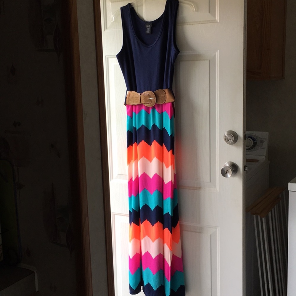 Long maxi dress for young ladies